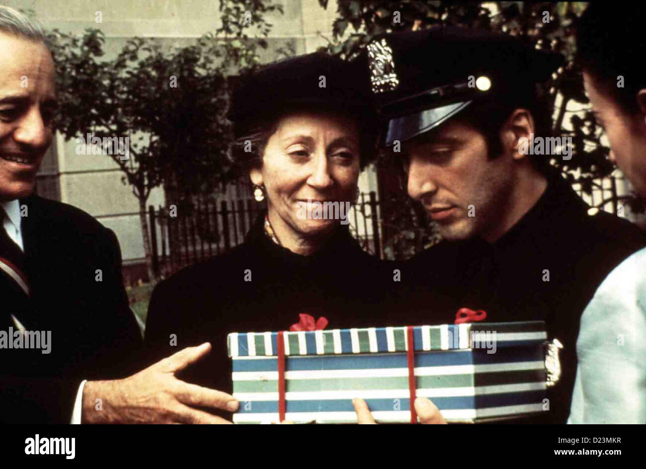 Serpico Serpico Al Pacino Als Serpico (Al Pacino,2vr) von der hat kommt, au er noch ideale. Doch schon bald muß' Banque D'Images