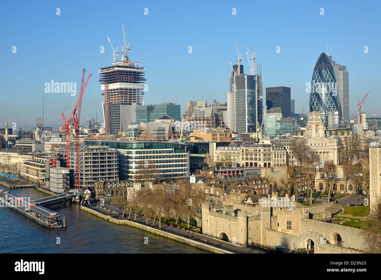 L'évolution des sites de construction des toits de Londres et de grues Banque D'Images