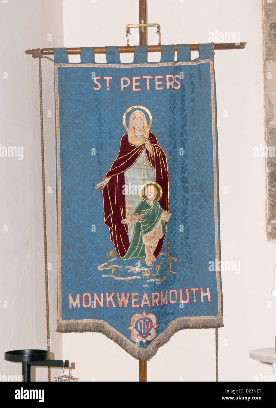 Bannière religieuse brodé à l'intérieur de l'église St Pierre Sunderland North West England Banque D'Images