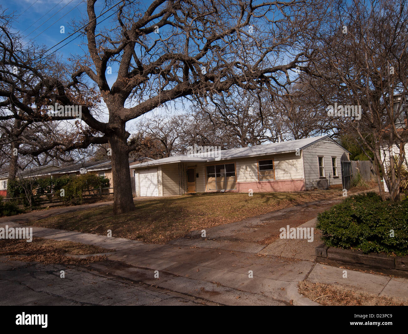 Lee Harvey Oswald cacha son mail-order fusil dans le garage à 2515 W 5th St en banlieue de Dallas Irving, Texas. Banque D'Images
