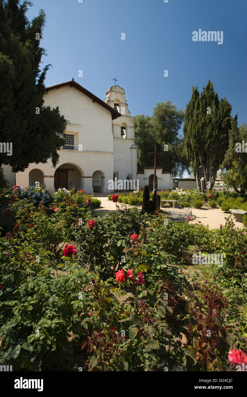 Jardin de roses LA MISSION DE SAN JUAN BAUTISTA STATE PARK CALIFORNIA USA Banque D'Images