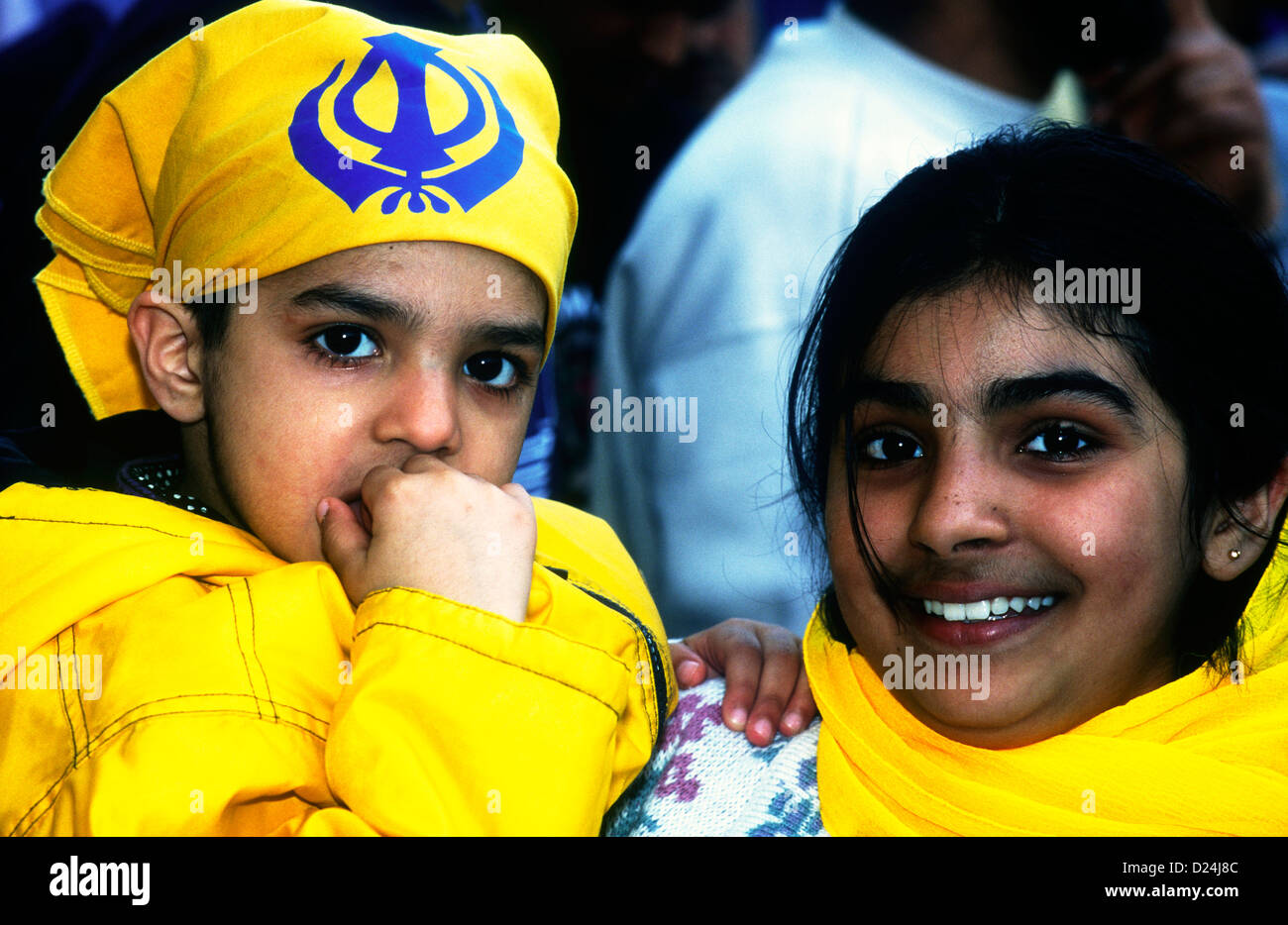 Frère & soeur sikh, Hounslow, à l'ouest de Londres, Royaume-Uni. Banque D'Images