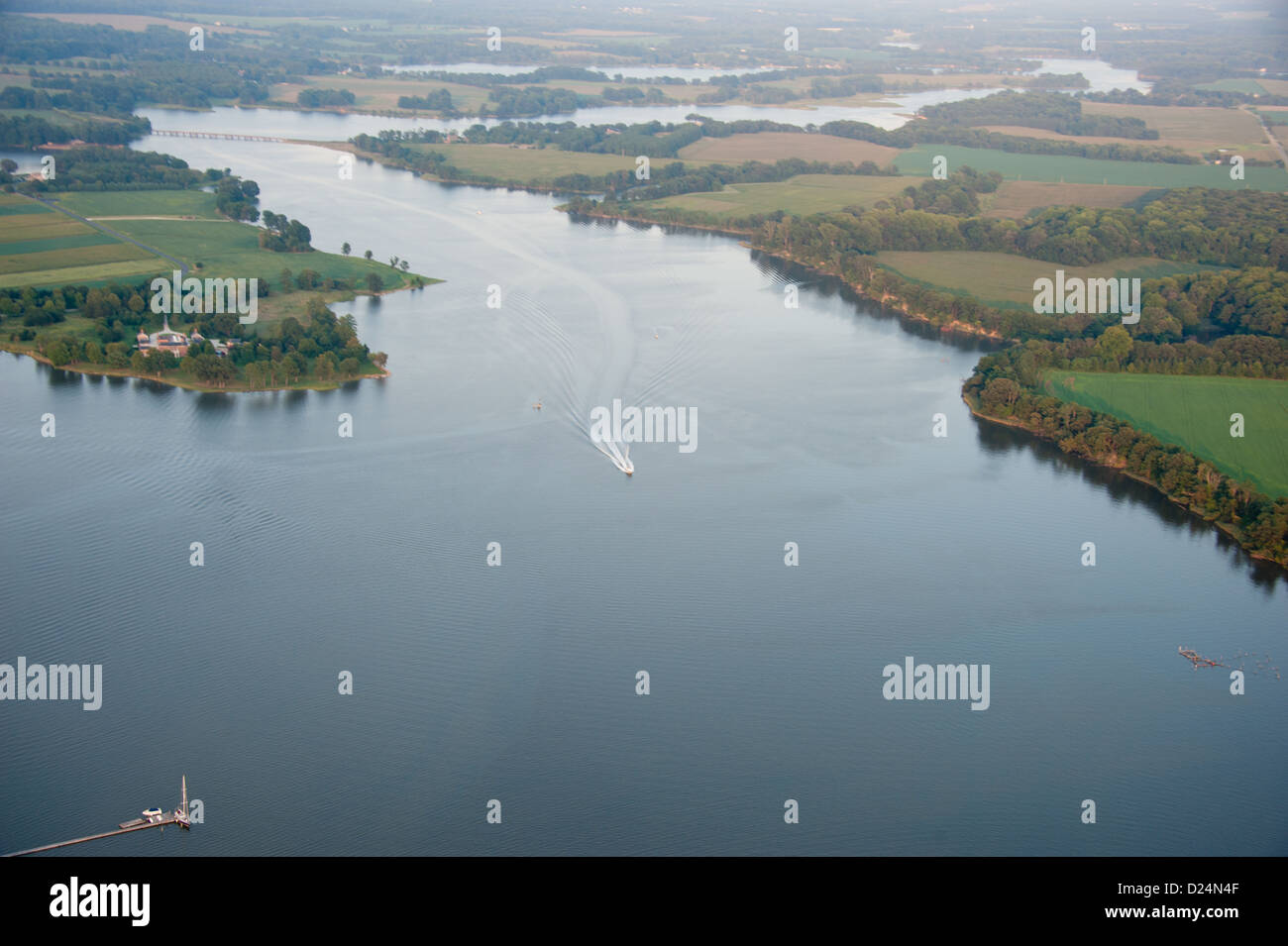 De l'antenne d'un bateau traversant la baie de Chesapeake, sur la côte est, au Maryland Banque D'Images