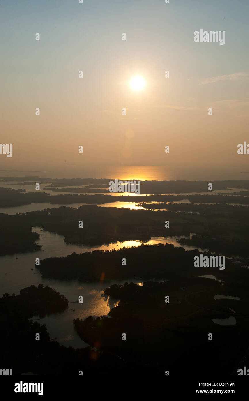Coucher du soleil sur l'antenne de la côte est, au Maryland Banque D'Images