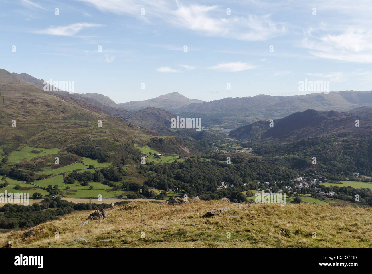 Vue vers et de Beddgelert Moel Siabod Hebog de Moel, Snowdonia, Banque D'Images