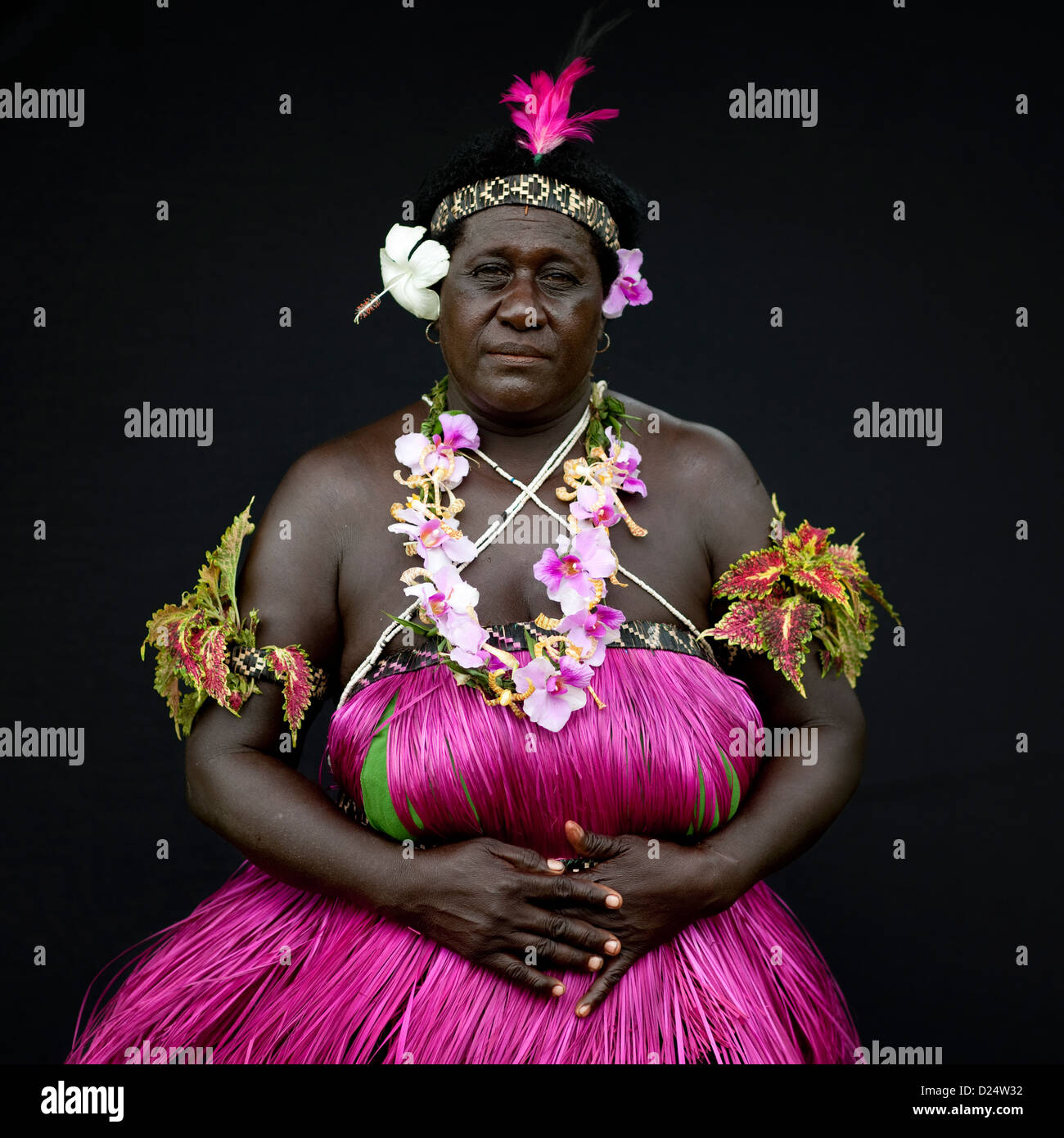 Femme de la région autonome de Bougainville en vêtements traditionnels, la Papouasie-Nouvelle-Guinée Banque D'Images
