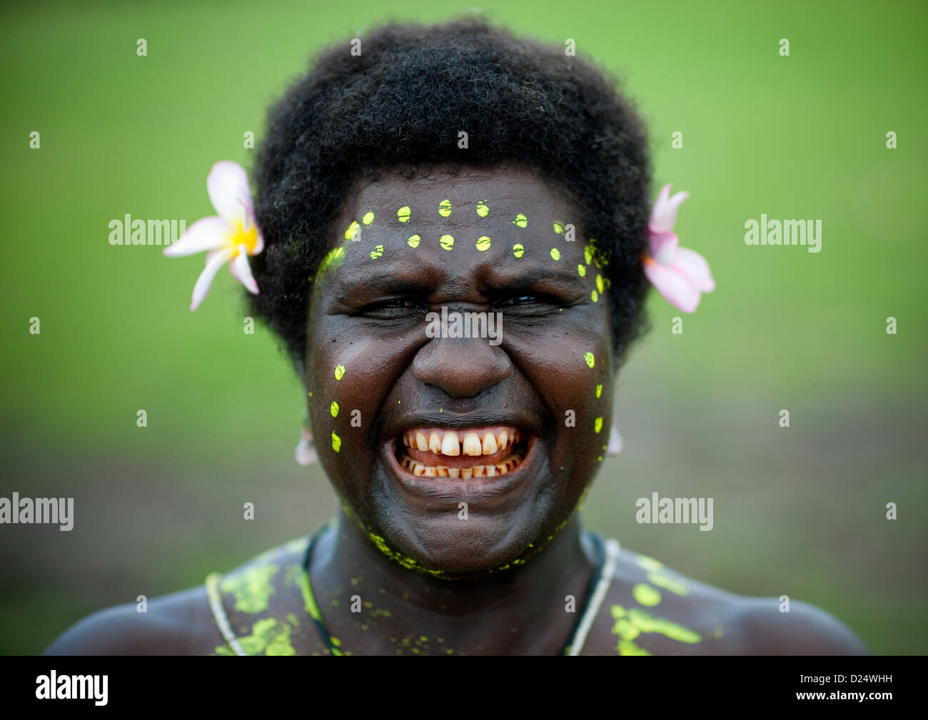 Femme de la région autonome de Bougainville, en vêtements traditionnels, la Papouasie-Nouvelle-Guinée Banque D'Images