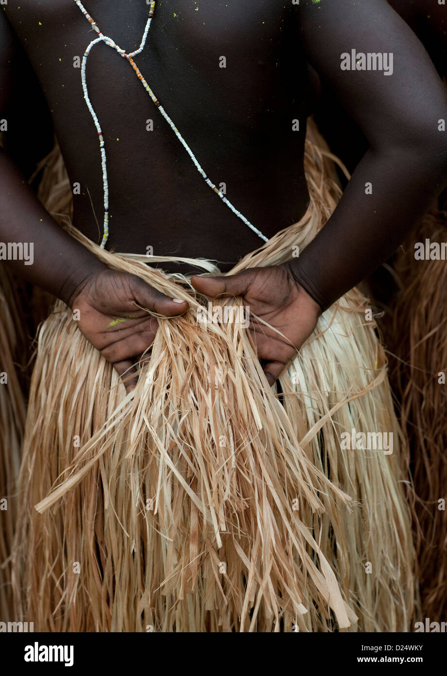 Femme avec jupe Pandanus à partir de la région autonome de Bougainville, en Papouasie-Nouvelle-Guinée Banque D'Images