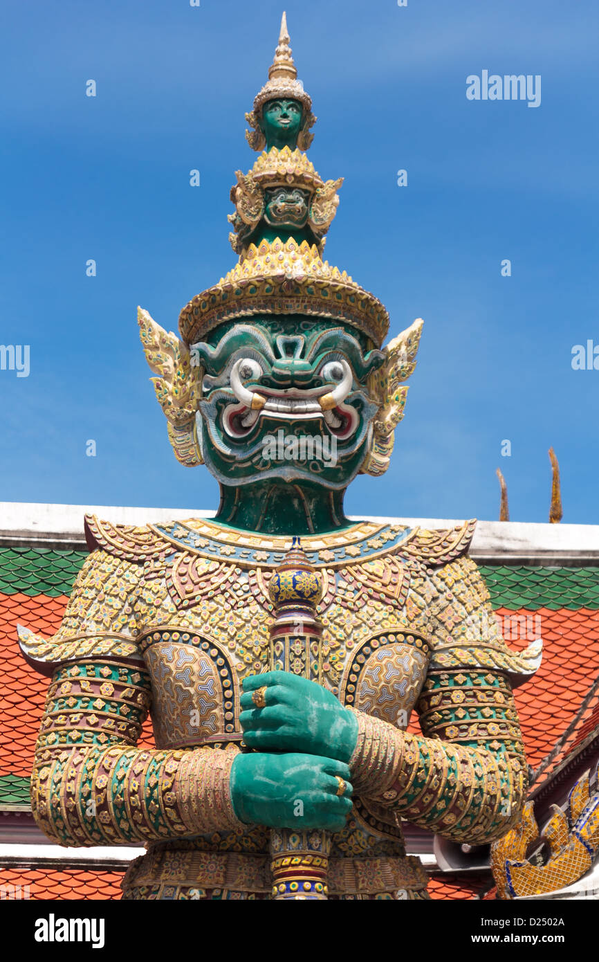 Kiridhorn Dhosa, la moitié de l'éléphant, la moitié démon, gardant au Grand Palace, Bangkok Banque D'Images