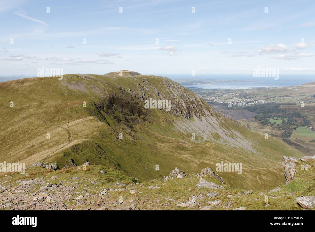 Mynnydd Perfedd de sommet au-dessus de la vallée de Nant Ffrancon Snowdonia, Banque D'Images