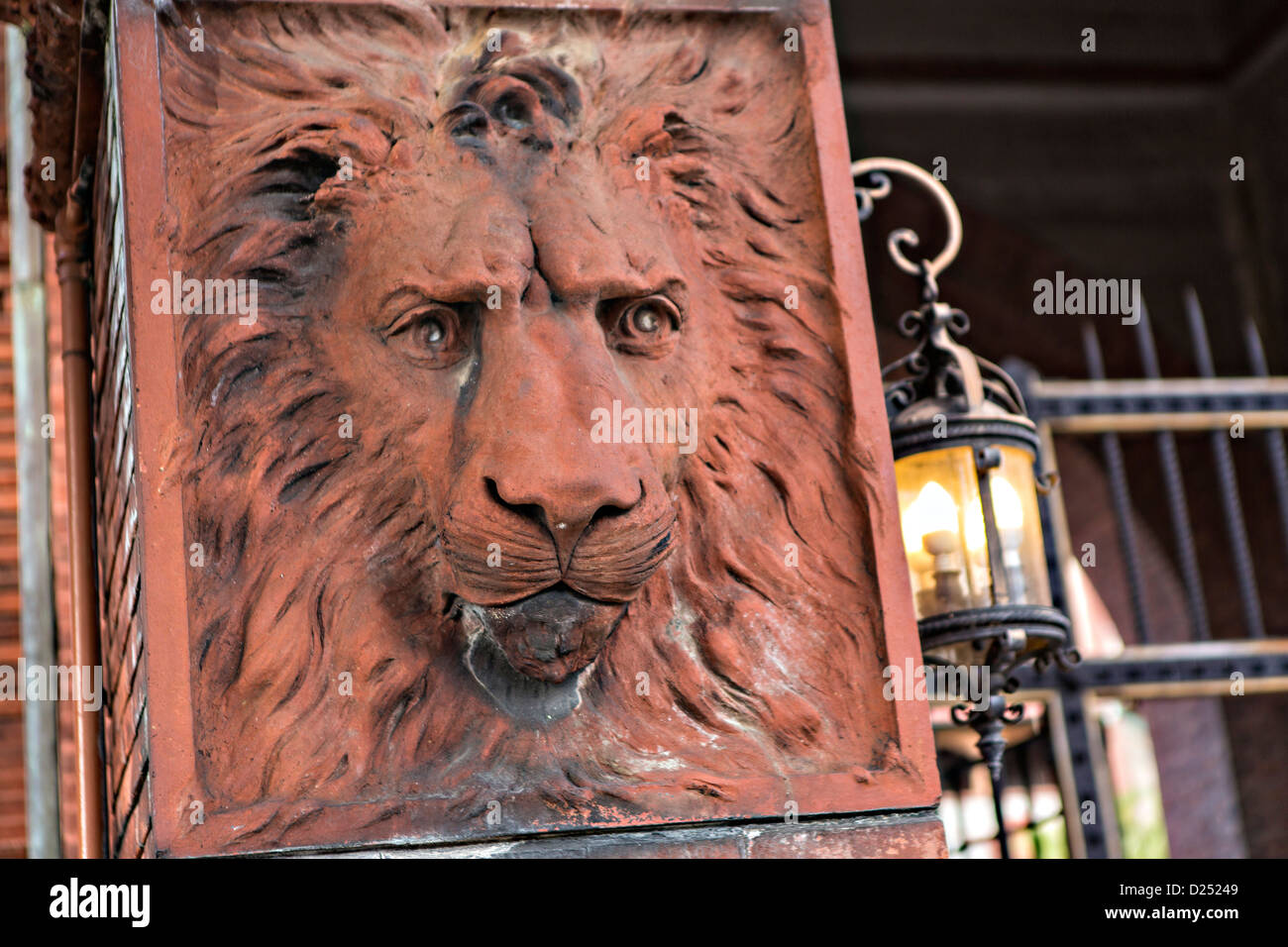 Pierre Lion détail à Flagler College à Saint Augustine, en Floride. Le bâtiment était à l'origine l'hôtel Ponce de Leon. Banque D'Images