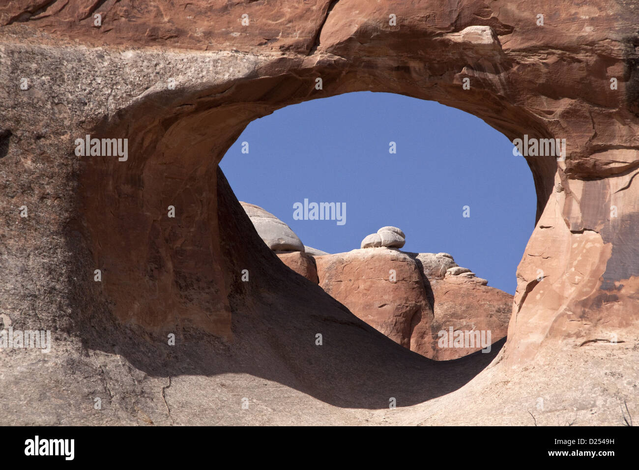 Tunnel Arch dans Arches National Park Utah arch faits de Entrada Sandstone qui au fil du temps l'eau vent glace érodées pour former ces Banque D'Images