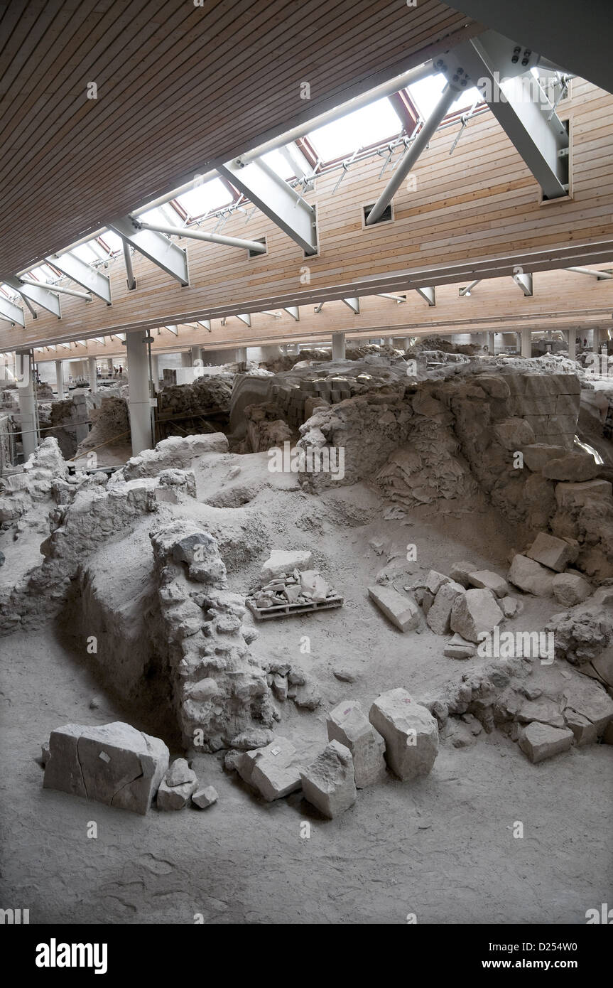 Site de fouilles de l'âge du Bronze Minoen settlement, Akrotiri, Santorini, Cyclades, Mer Égée, Grèce, Septembre Banque D'Images