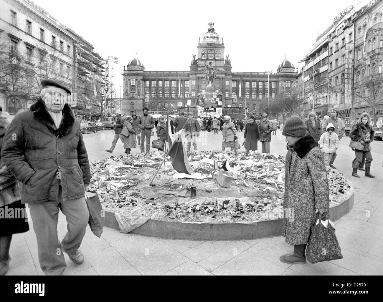 Novembre 1989 Révolution de Velours. Scène de rue de la place Venceslas. Le jour après la chute du gouvernement communiste. Banque D'Images