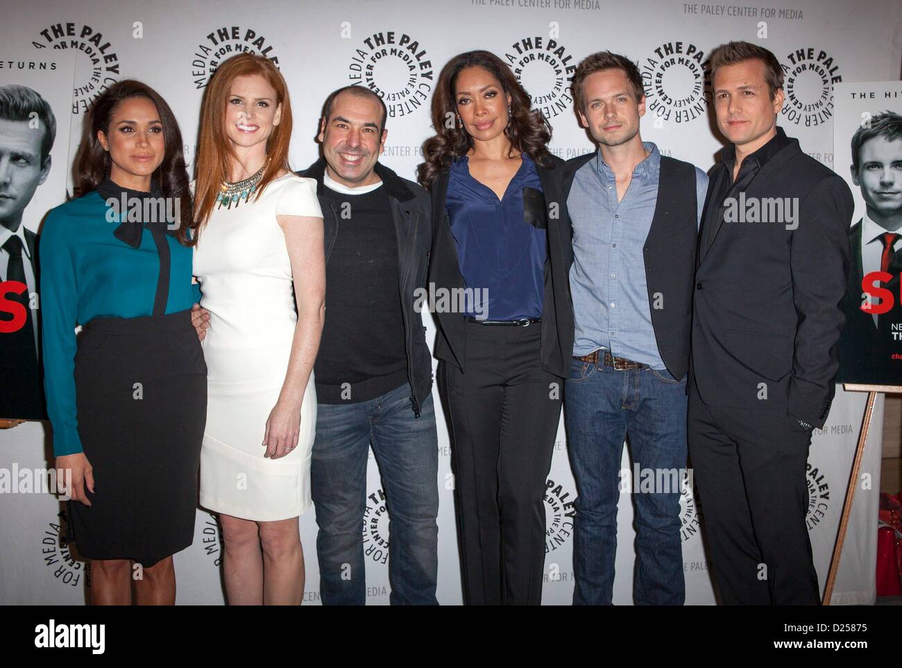 Los Angeles, Californie, USA. 14 janvier 2013. Meghan Markle, Sarah Rafferty, Rick Hoffman, Gina Torres, Patrick J. Adams, Gabriel Macht présents pour la Paley Center for Media présente une soirée avec des costumes, Paley Center for Media, Los Angeles, CA, 14 janvier 2013. Photo par : Emiley Schweich/Everett Collection Banque D'Images