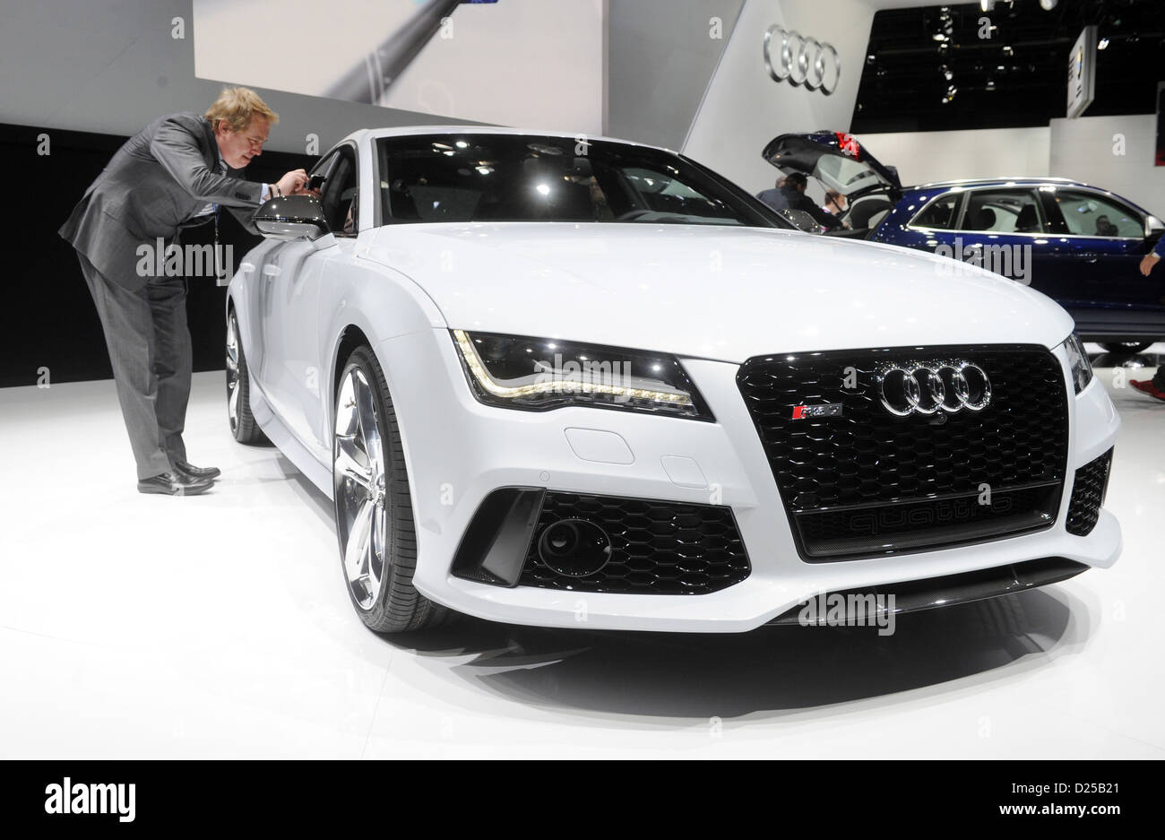 L'Audi RS 7 Sportback est inauguré sur la première journée de la presse de la North American International Auto Show (NAIAS) à Detroit, USA, 14 janvier 2013. L'exposition est ouverte à la presse et les vendeurs le 14 janvier et est ouvert au public le 19 jusqu'au 27 janvier. Photo : ULI DECK Banque D'Images