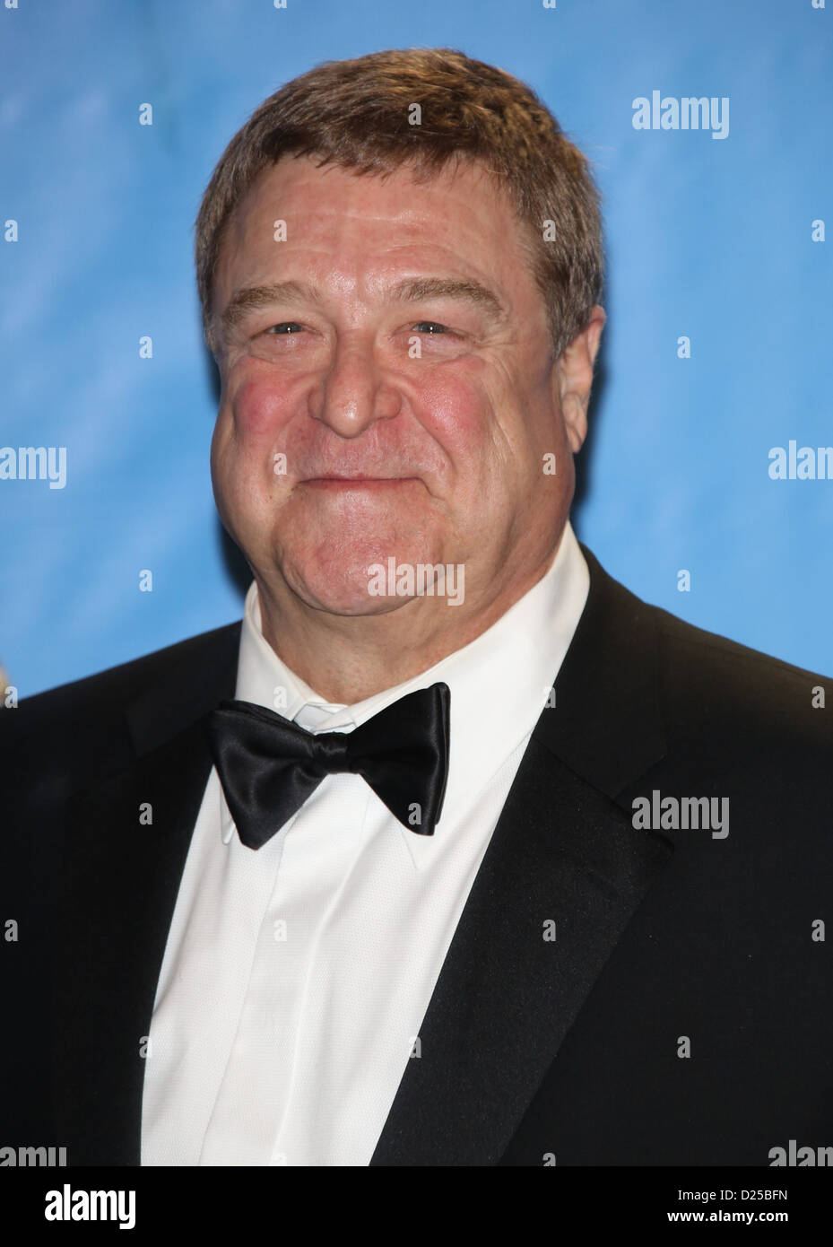 L'acteur américain John Goodman pose dans la photo de presse de la 70e assemblée annuelle Golden Globe Awards présenté par la Hollywood Foreign Press Association (HFPA,, à l'hôtel Beverly Hilton à Beverly Hills, USA, le 13 janvier 2013. Photo : Hubert Boesl Banque D'Images