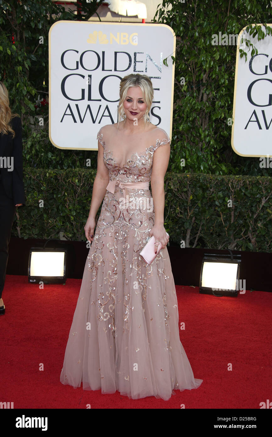L'actrice Kaley Cuoco arrive à la 70e assemblée annuelle Golden Globe Awards présenté par la Hollywood Foreign Press Association (HFPA,, à l'hôtel Beverly Hilton à Beverly Hills, USA, le 13 janvier 2013. Photo : Hubert Boesl/dpa Banque D'Images
