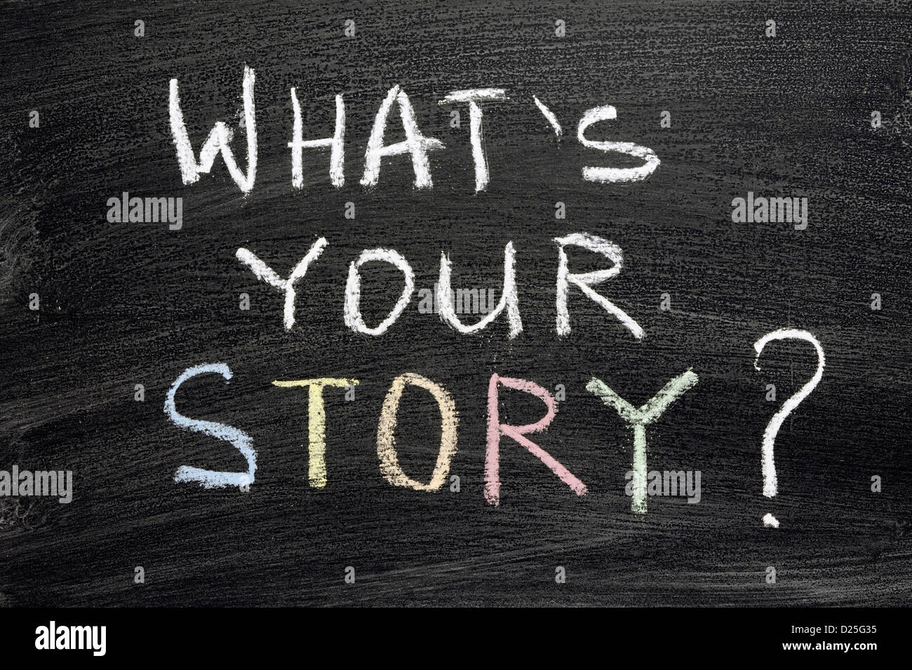Quelle est votre histoire question written on blackboard Banque D'Images