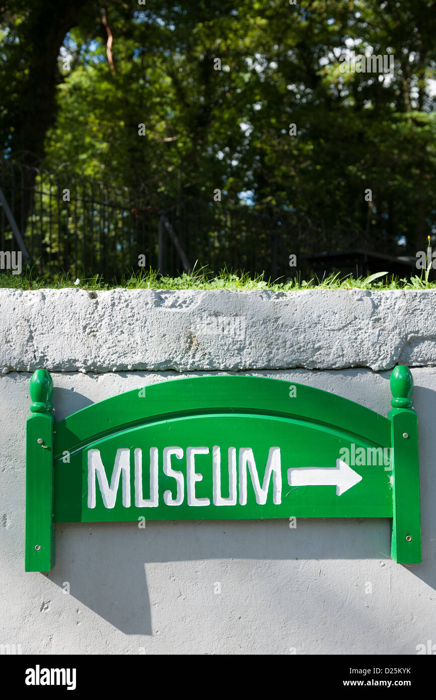 Musée vert signe avec la flèche Banque D'Images