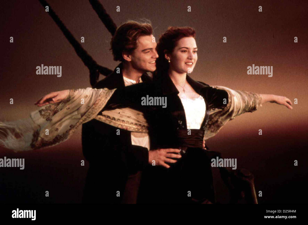 Titanic - Chronik einer Untergangs Titanic Leonardo DiCaprio, Kate Winslett Jack (Leonardo DiCaprio) und Rose (Kate Winslett) Banque D'Images