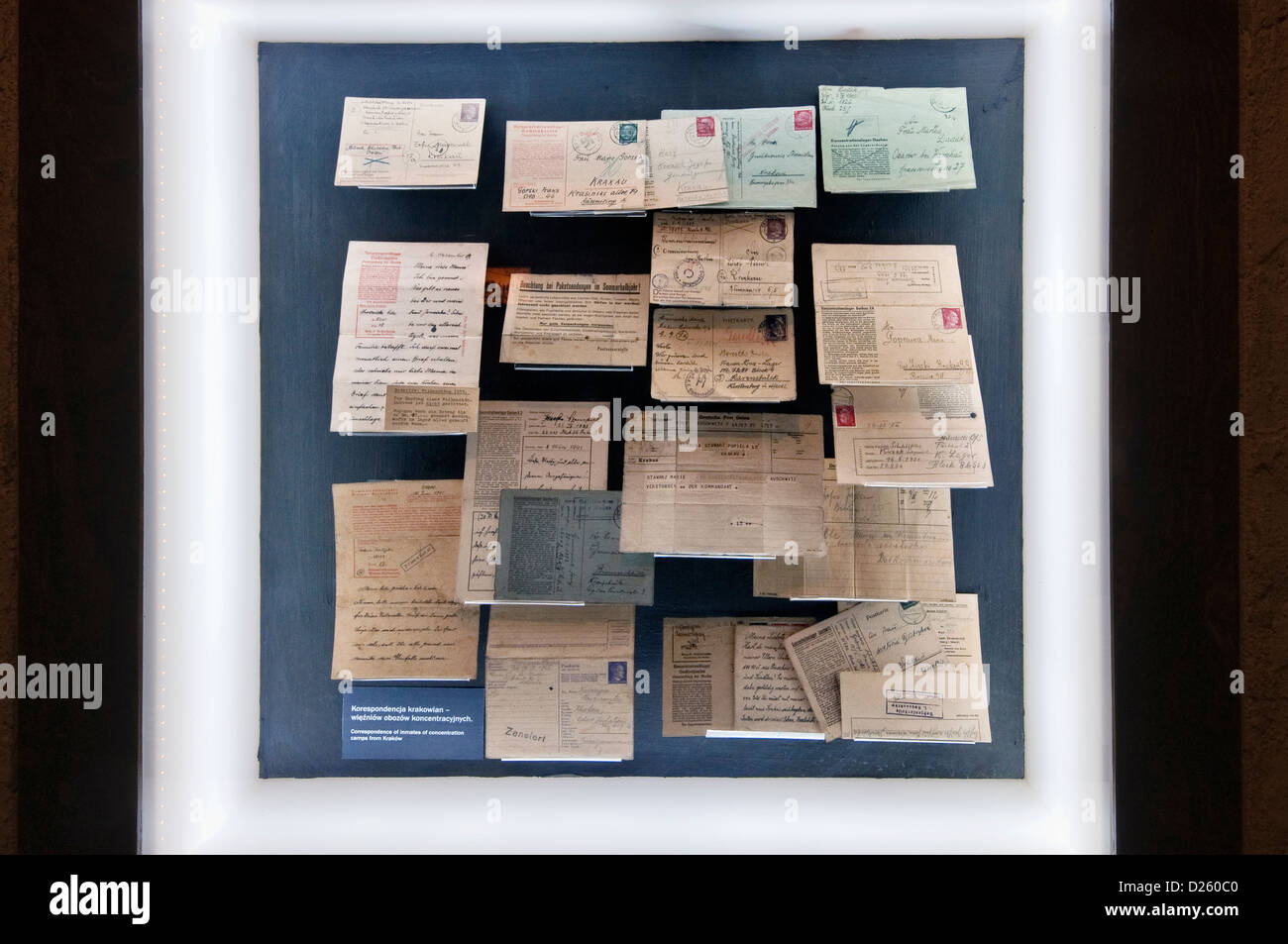 Lettres de Polonais et de prisonniers juifs des camps de concentration, l'usine d'Oskar Schindler Museum à Cracovie, Pologne Banque D'Images