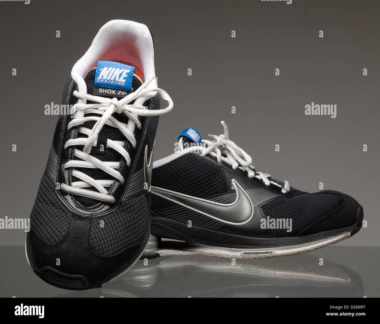 Paire de chaussures de course Nike noir Banque D'Images
