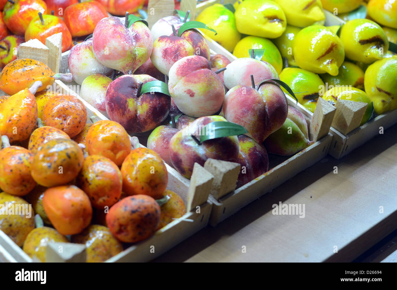 Frutta martorana Banque de photographies et d'images à haute résolution -  Alamy