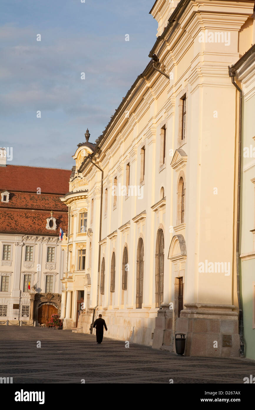 Hermannstadt Sibiu, en Transylvanie, Piata Mare, cathédrale catholique romaine de la minorité saxonne allemande. Banque D'Images