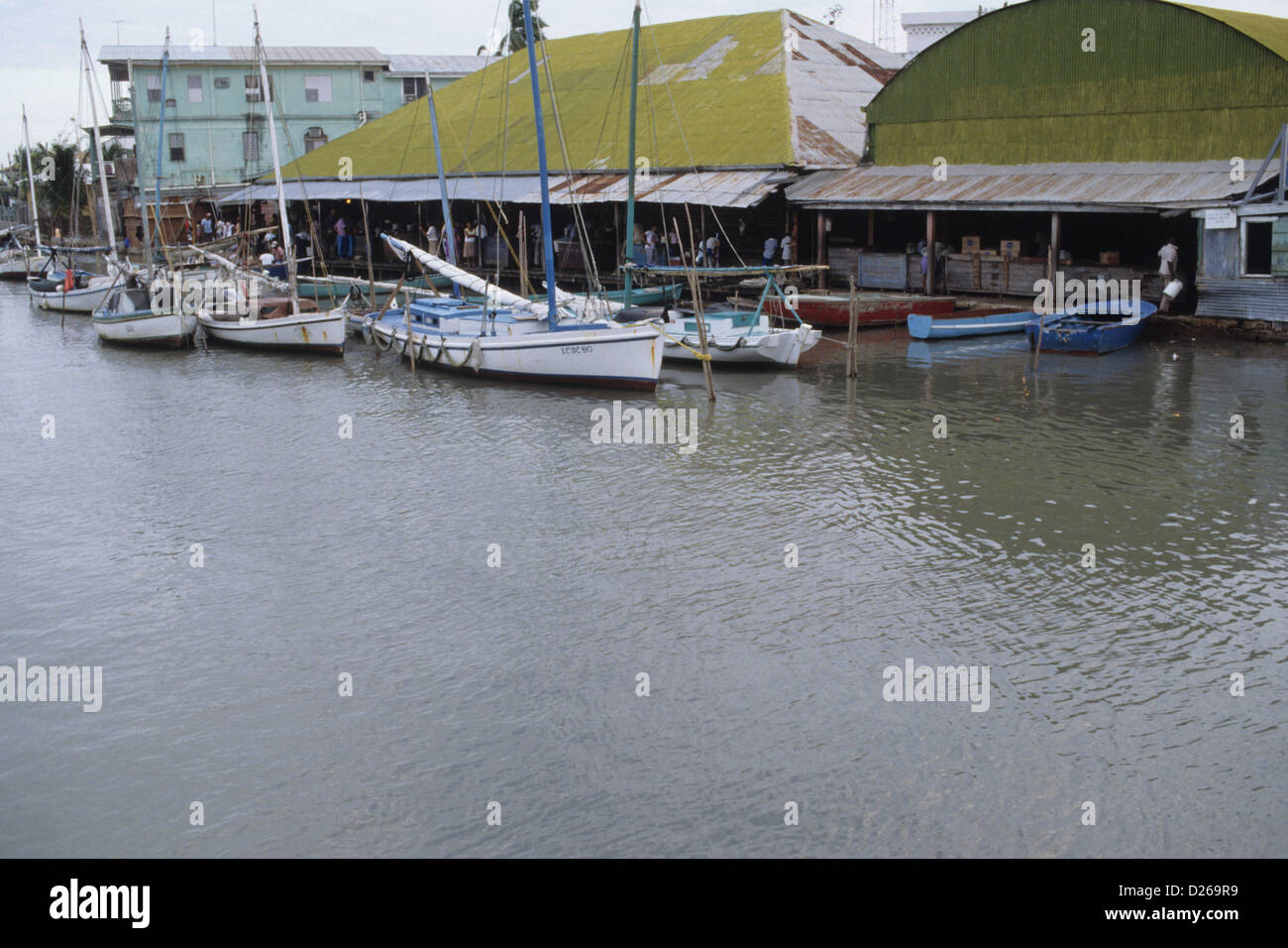 Belize Sloop Belize fishing boats Banque de photographies et d’images à haute ...