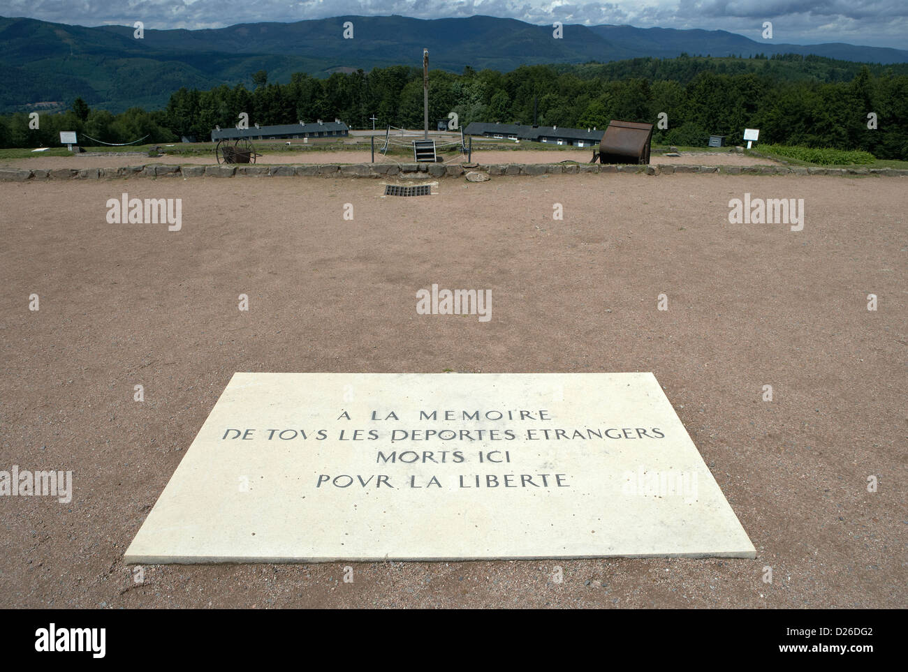 Natzwiller, France, une plaque à l'ancien camp de concentration de Natzweiler Struthof Banque D'Images
