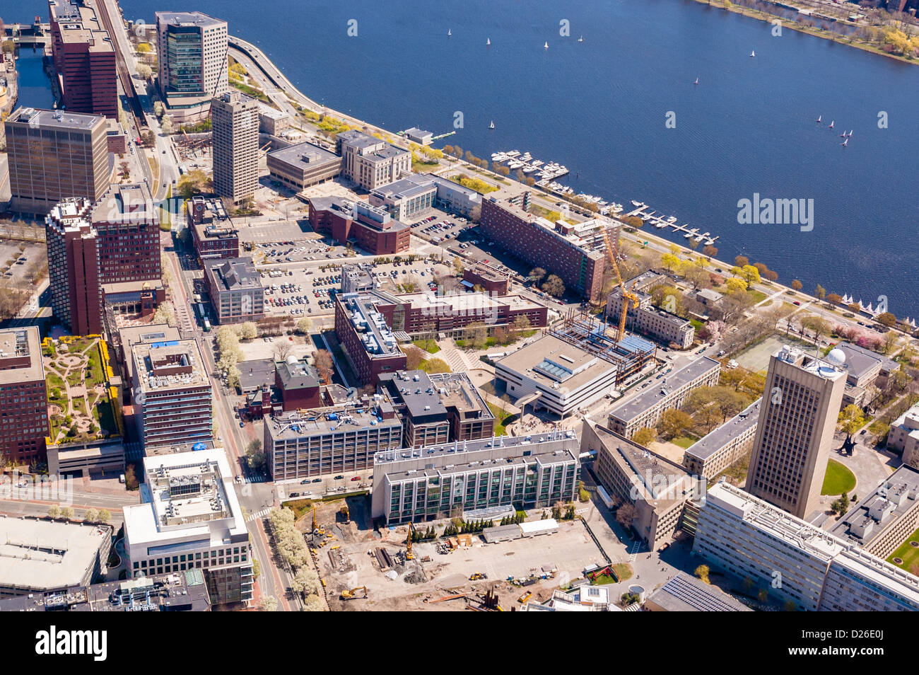 Vue aérienne du Massachusetts Institute of Technology, Cambridge's Kendall Square, et la Charles River Banque D'Images