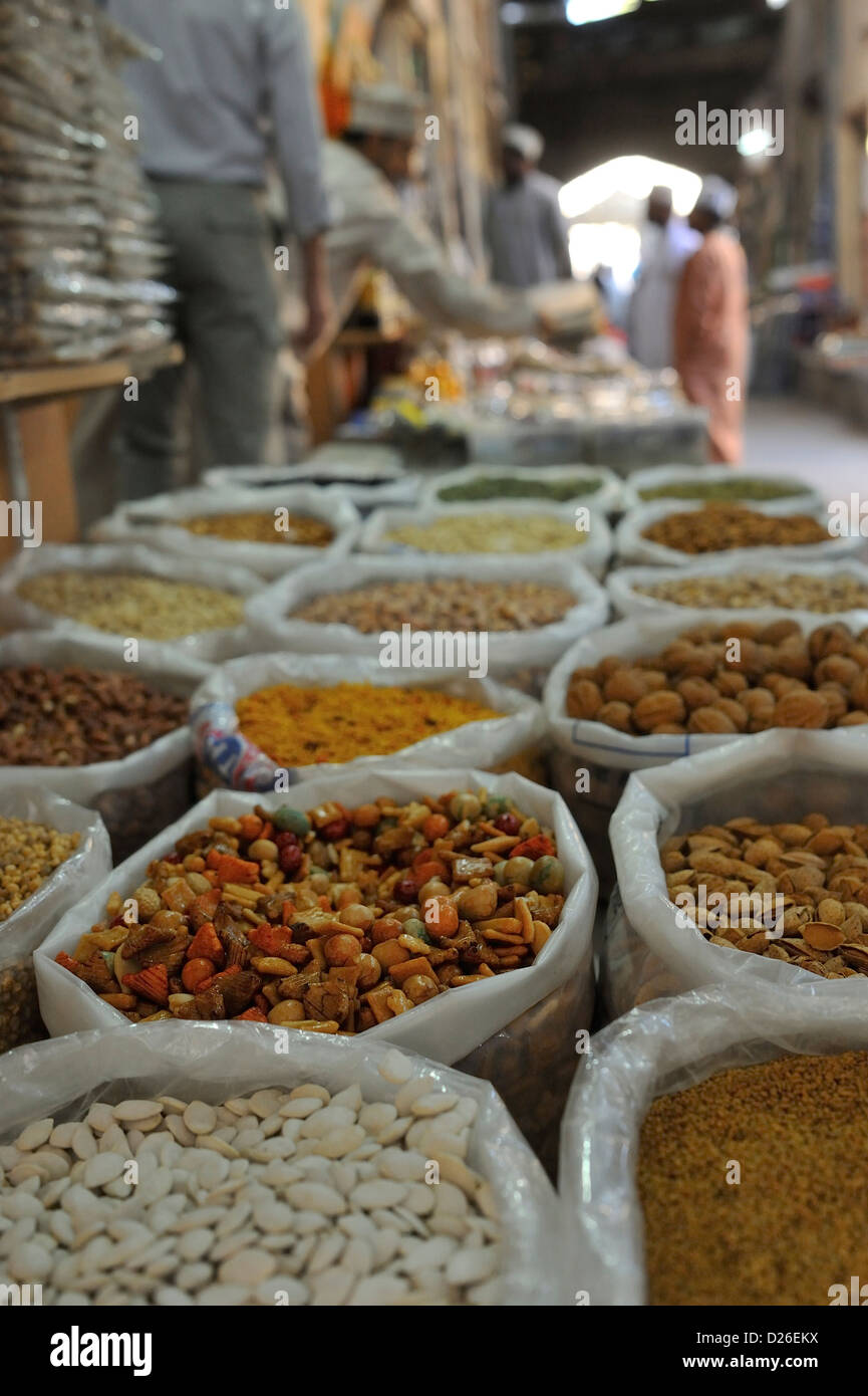 Le souk des épices est (souk) dans la belle ville de Nizwa ; Al Dakhiliyah, Oman. Banque D'Images