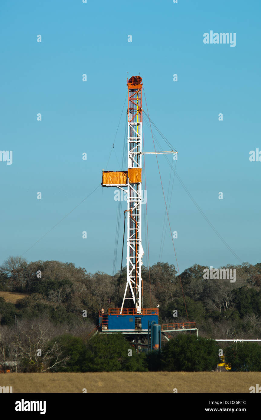 Un puits de pétrole et de gaz naturel et près de Cuero au Texas Banque D'Images