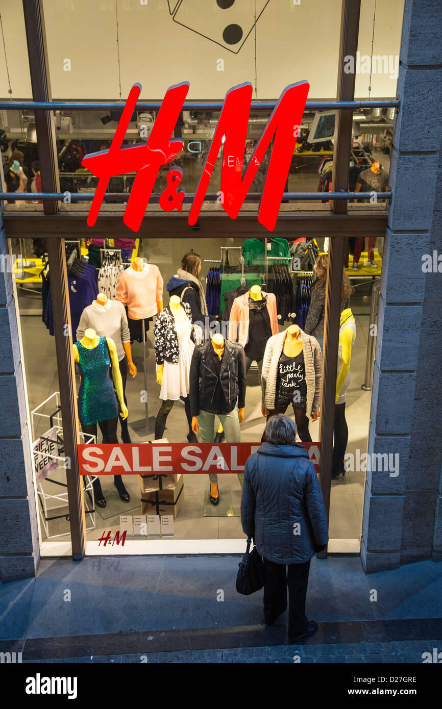 H & M store, une boutique, chaîne, à Maastricht, Limbourg, Pays-Bas,  l'Europe Photo Stock - Alamy