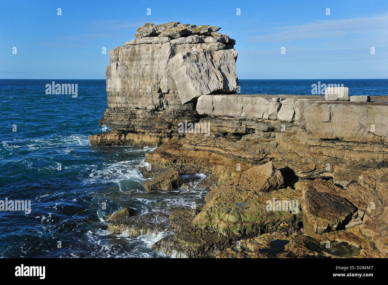 Pulpit Rock, Rock Pile artificiel sur mer à Portland Bill, l'Île de Portland, Jurassic Coast, Dorset, England, UK Banque D'Images