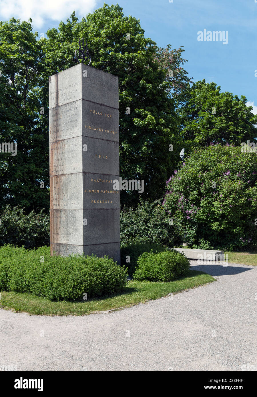 Le Monument de la liberté 1918 l'extérieur de la Cathédrale de Porvoo Porvoo, Finlande en vieux Banque D'Images