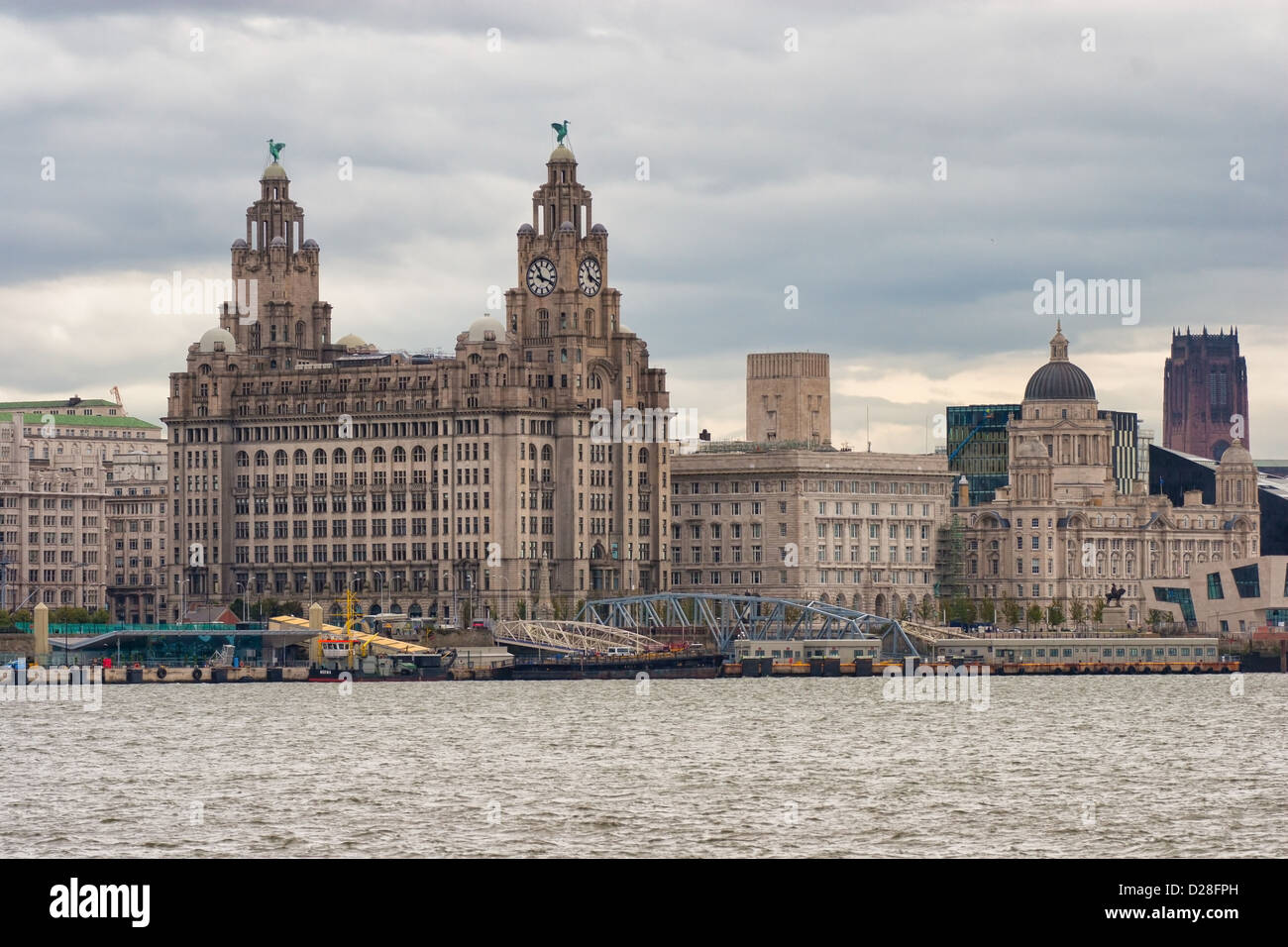 Les trois grâces, Liverpool waterfront, prises à partir de l'autre côté de la Rivière Mersey Banque D'Images