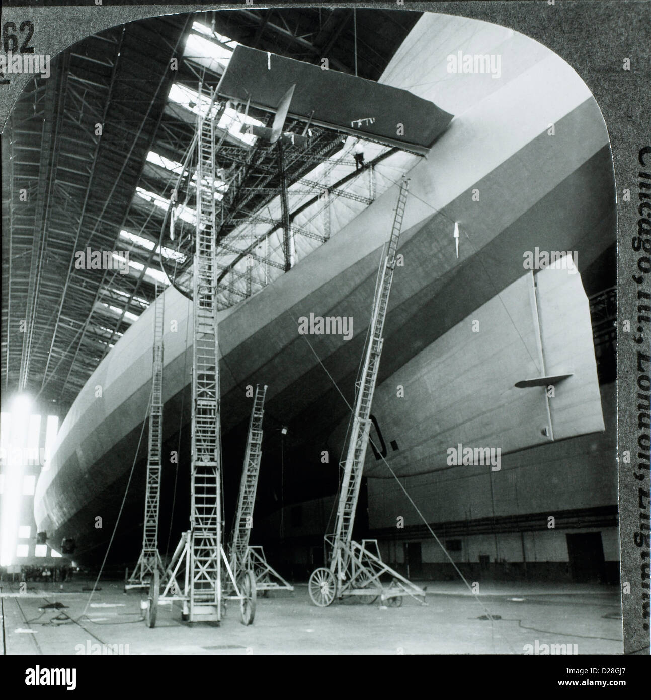 Graf Zeppelin avec endommagé Fin, Premier dirigeable à traverser l'océan Atlantique, Lakehurst, New Jersey, USA, 1928 Banque D'Images