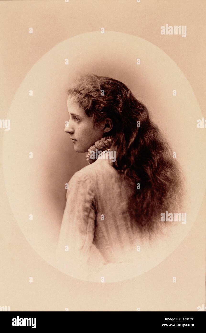 Jeune femme aux cheveux longs, Portrait, Robert F. Hughes, Chicago, Illinois, Etats-Unis, vers 1900 Banque D'Images