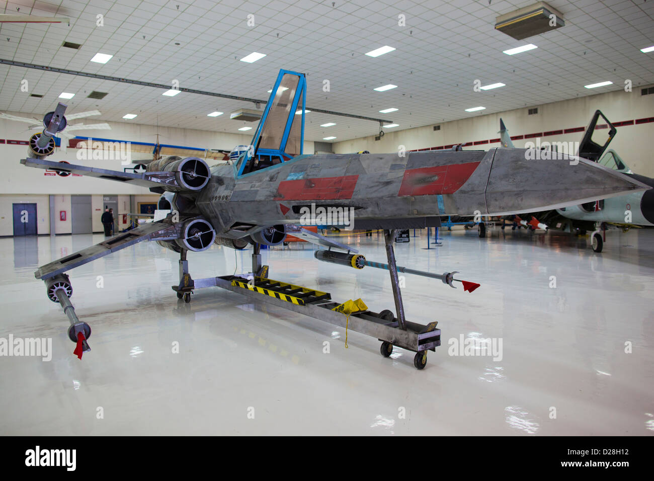 États-unis, Colorado, Denver, Wings Over the Rockies Air and Space Museum, réplique grandeur nature d'X-Wing fighter de films La Guerre des étoiles Banque D'Images