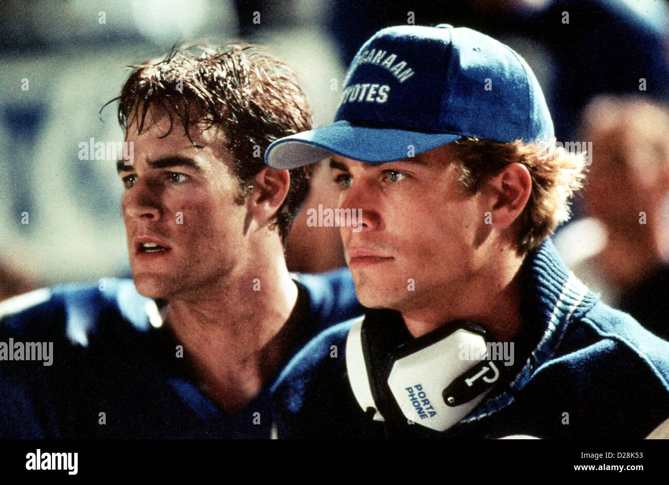 Varsity Blues de Varsity Blues de James Van Der Beek, Paul Walker (Mox James Van Der Beek) und Star-Quarterback Lance Harbor (Paul Banque D'Images