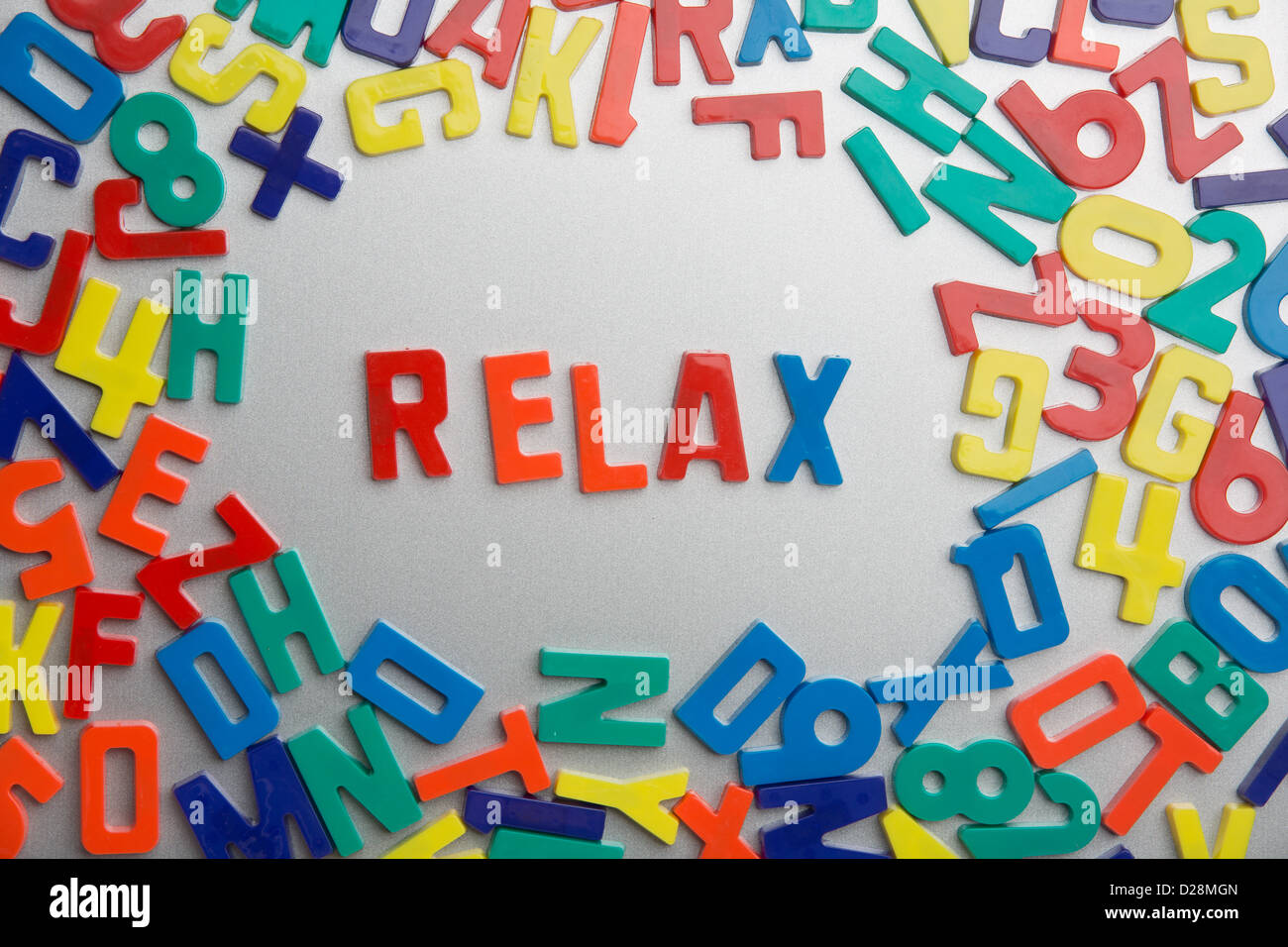 'Relax' - aimants pour réfrigérateur sort un message d'un fouillis de lettres Banque D'Images