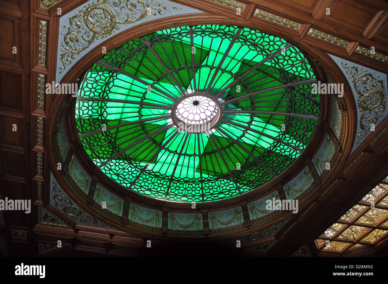 Toit de l'intérieur de la gare de Waverley, Édimbourg, Écosse, Royaume-Uni Banque D'Images