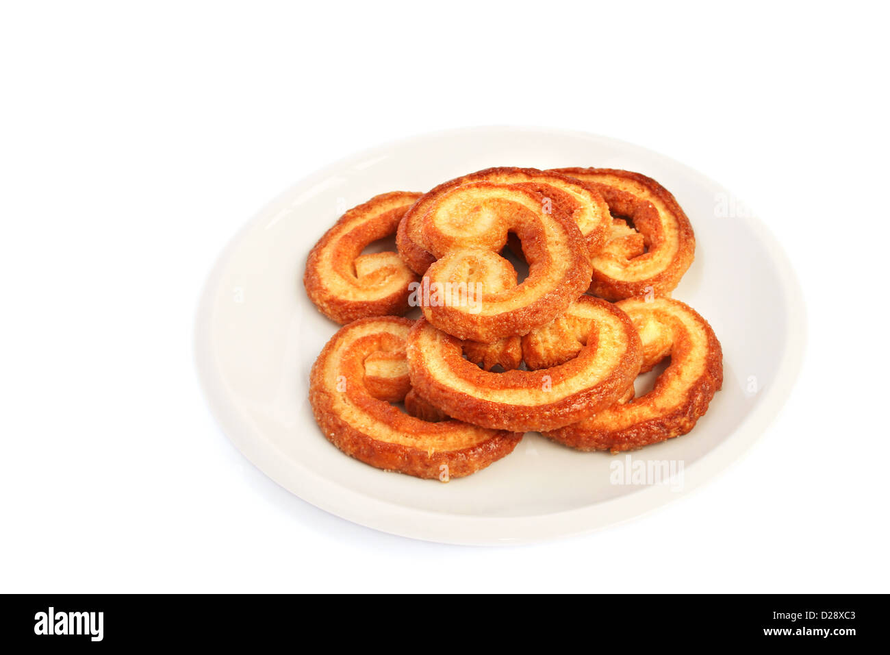 Les cookies de la plaque isolé sur fond blanc. Banque D'Images Les cookies de la plaque isolé sur fond blanc. Banque D'Images