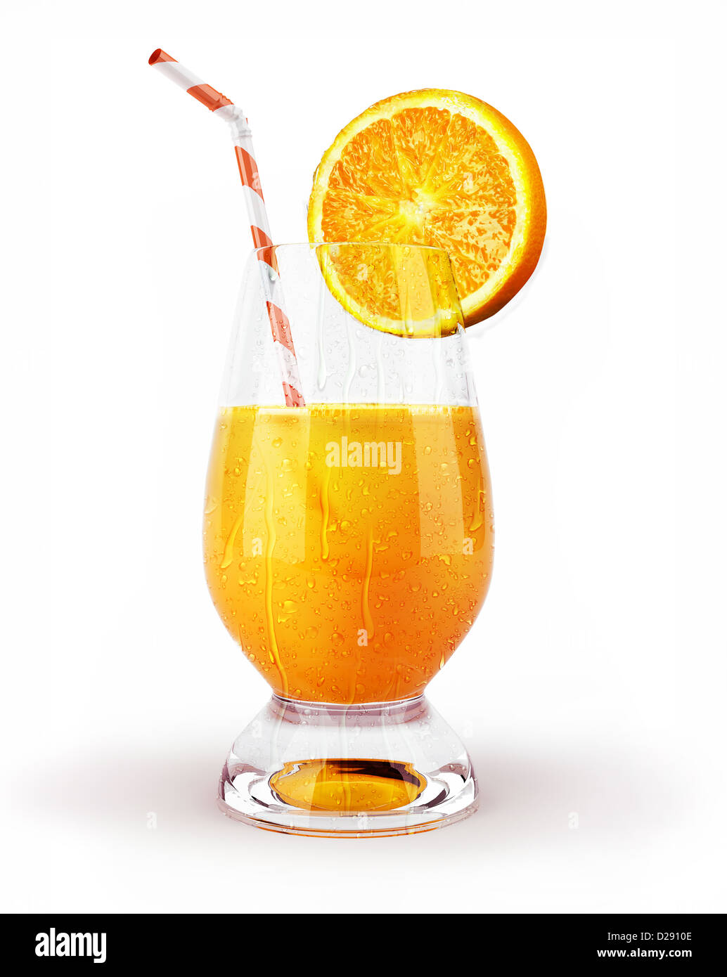 Le jus d'Orange dans un verre avec de la paille et de la coupe. Des  gouttelettes de condensation sur fond blanc Photo Stock - Alamy