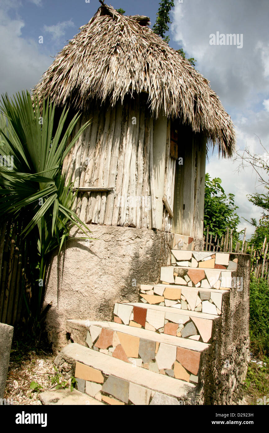 Équipements en Chambre toilettes à Pac-Chen communauté maya. Le Mexique Banque D'Images