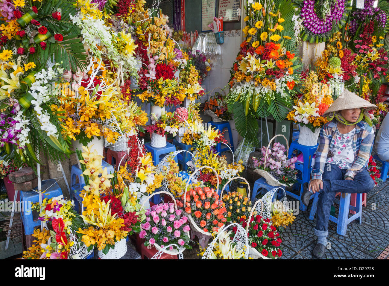 Vietnam, Ho Chi Minh Ville, Marché de Ben Thanh, Fresh Flower Stall Banque D'Images