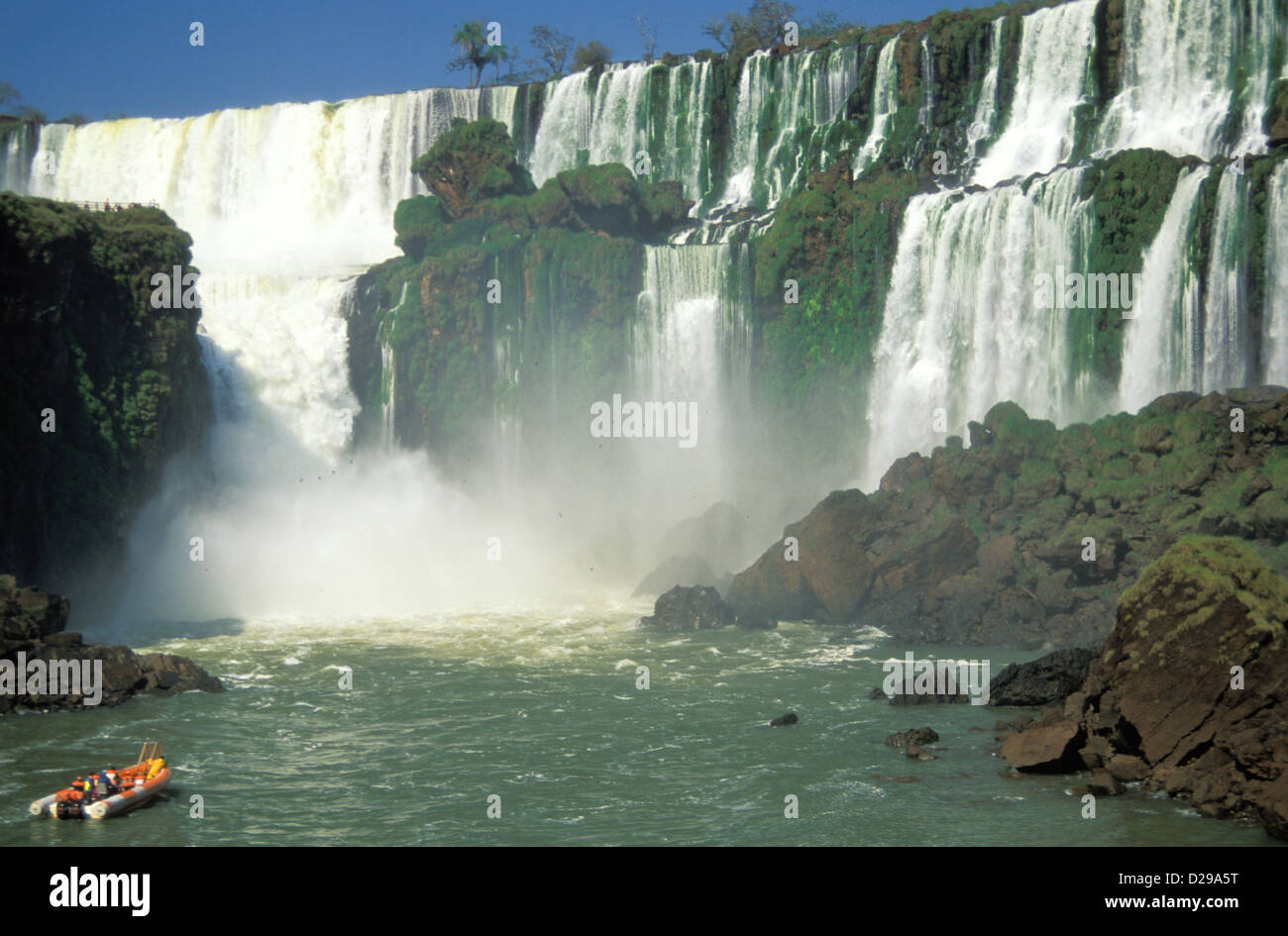 L'Argentine, chutes d'Iguaçu. Bateau. Banque D'Images