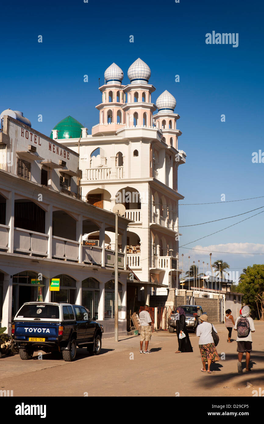 Madagascar, Morondava, centre-ville, l'hôtel Menabe et la mosquée Banque D'Images